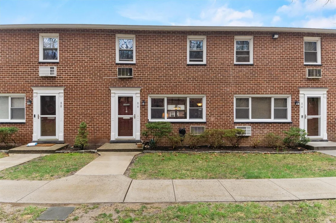 Photo of Unit 86 at 86 Charter Circle