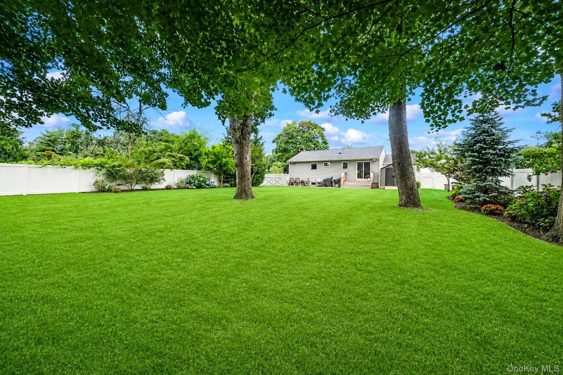 Photo of 8 Gedney Avenue