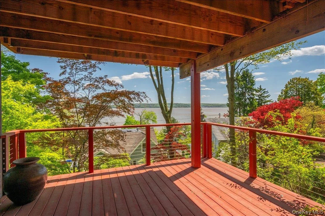 Photo of 181 River Road