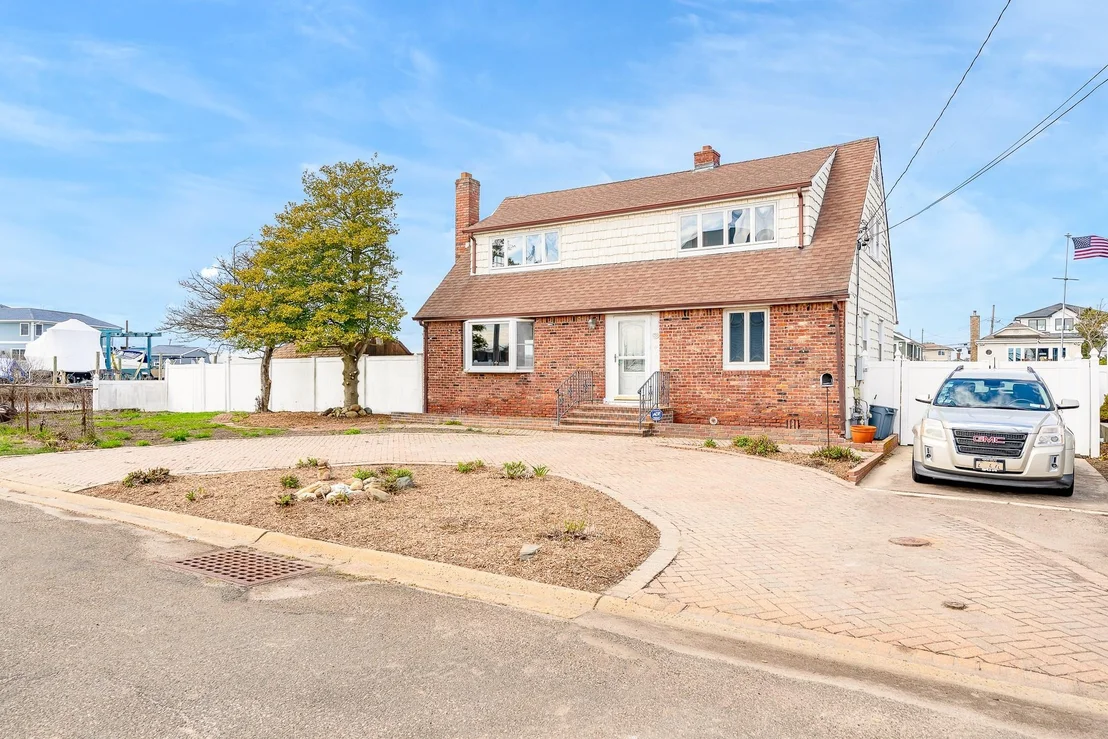 Photo of 39 Mitchell Avenue