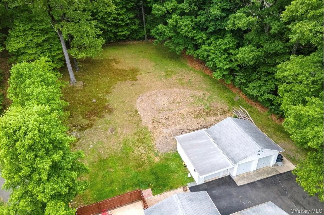 Photo of 337 Freetown Highway