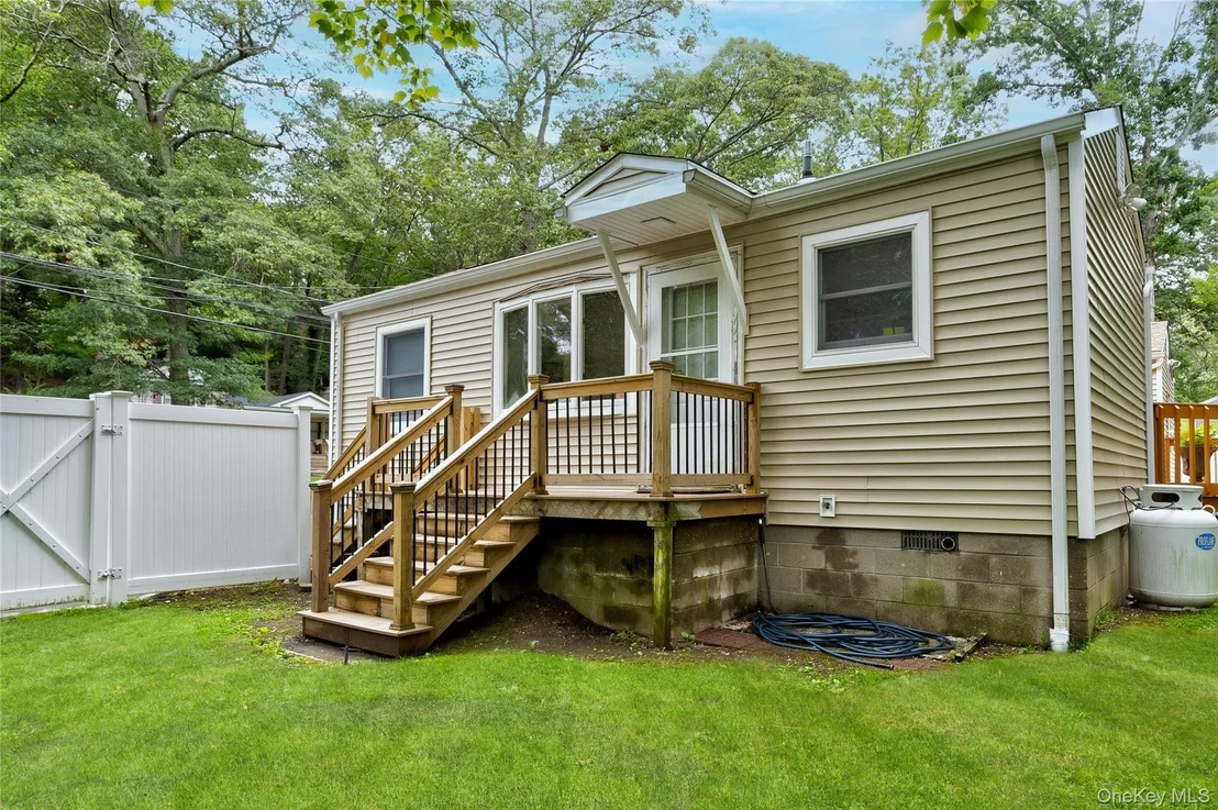 Photo of 238 Locust Drive