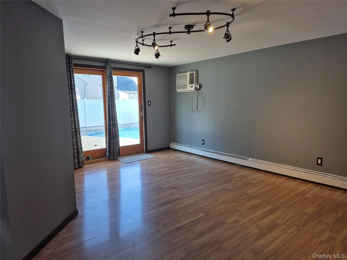 Photo of 1111 Steele Boulevard