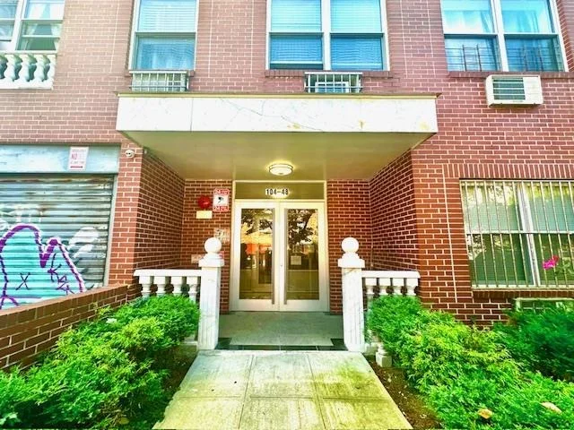 Photo of Unit 4D at 104-48 37th Drive