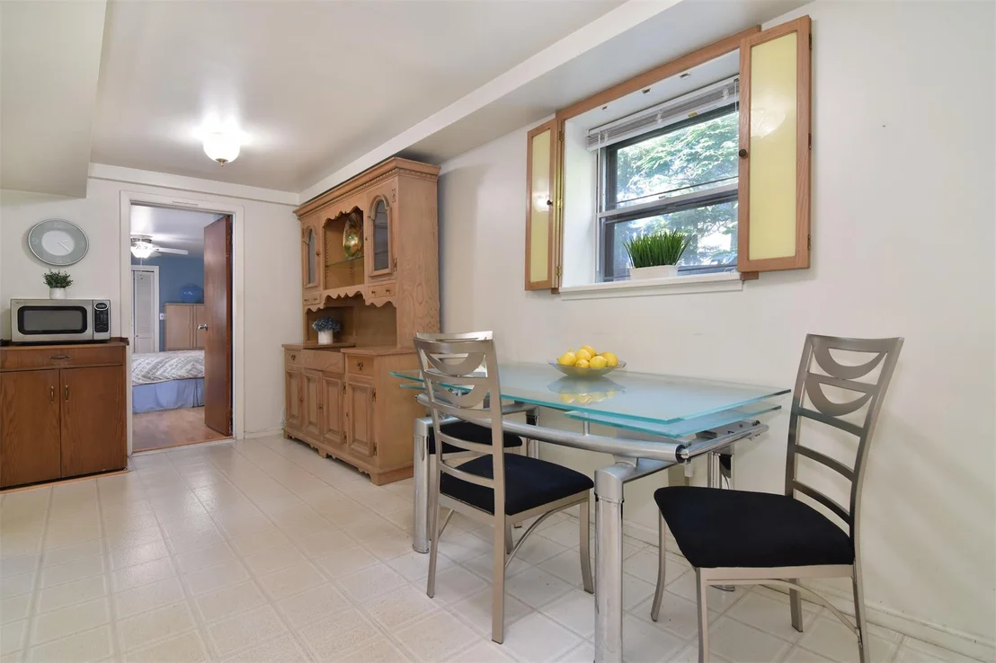 Photo of 164 Roundhill Drive