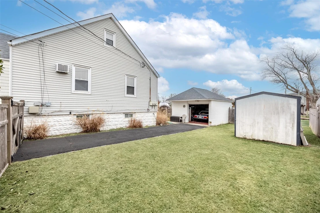 Photo of 2279 Townsend Road