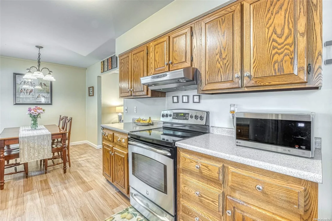 Photo of 2174 Hamilton Road