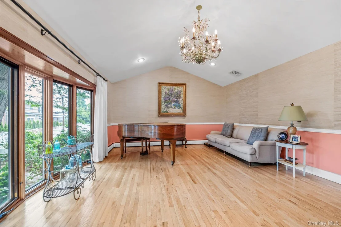 Photo of 740 Kearny Drive