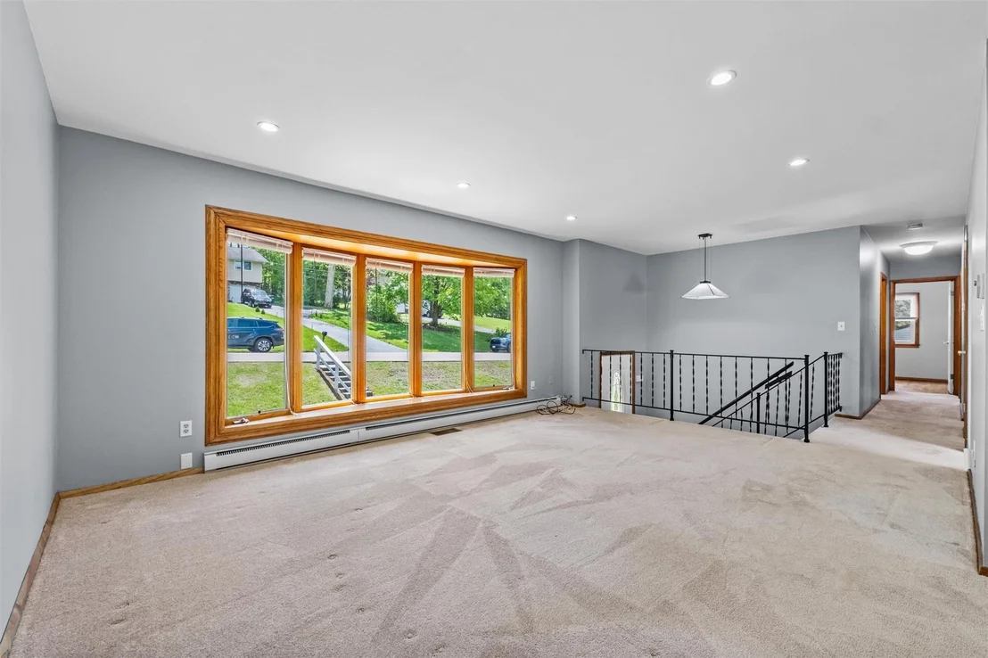 Photo of 8 Cameron Lane