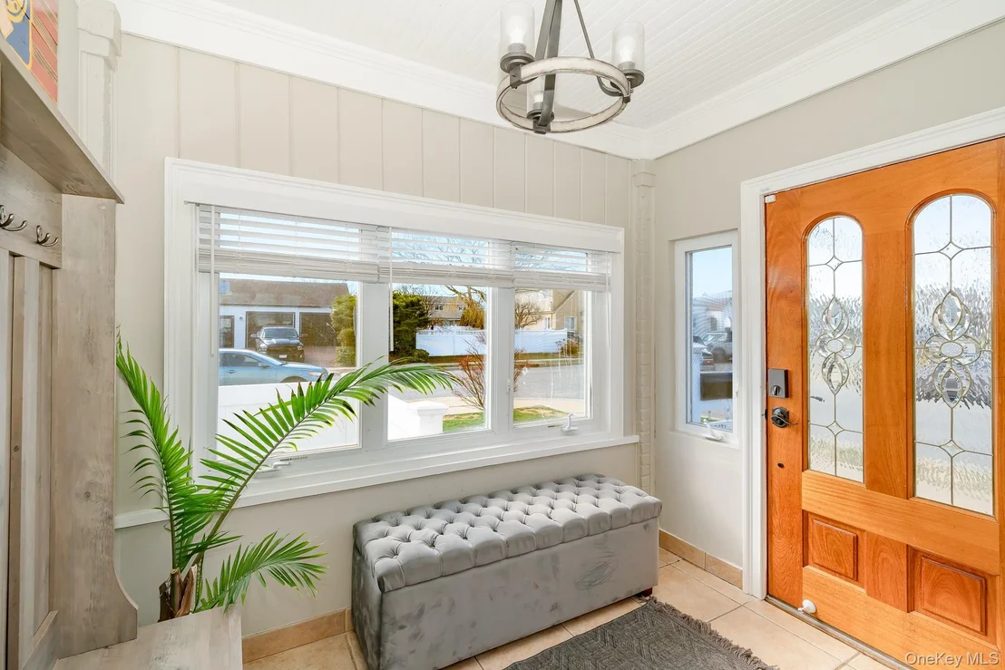 Photo of 2431 Riverside Drive