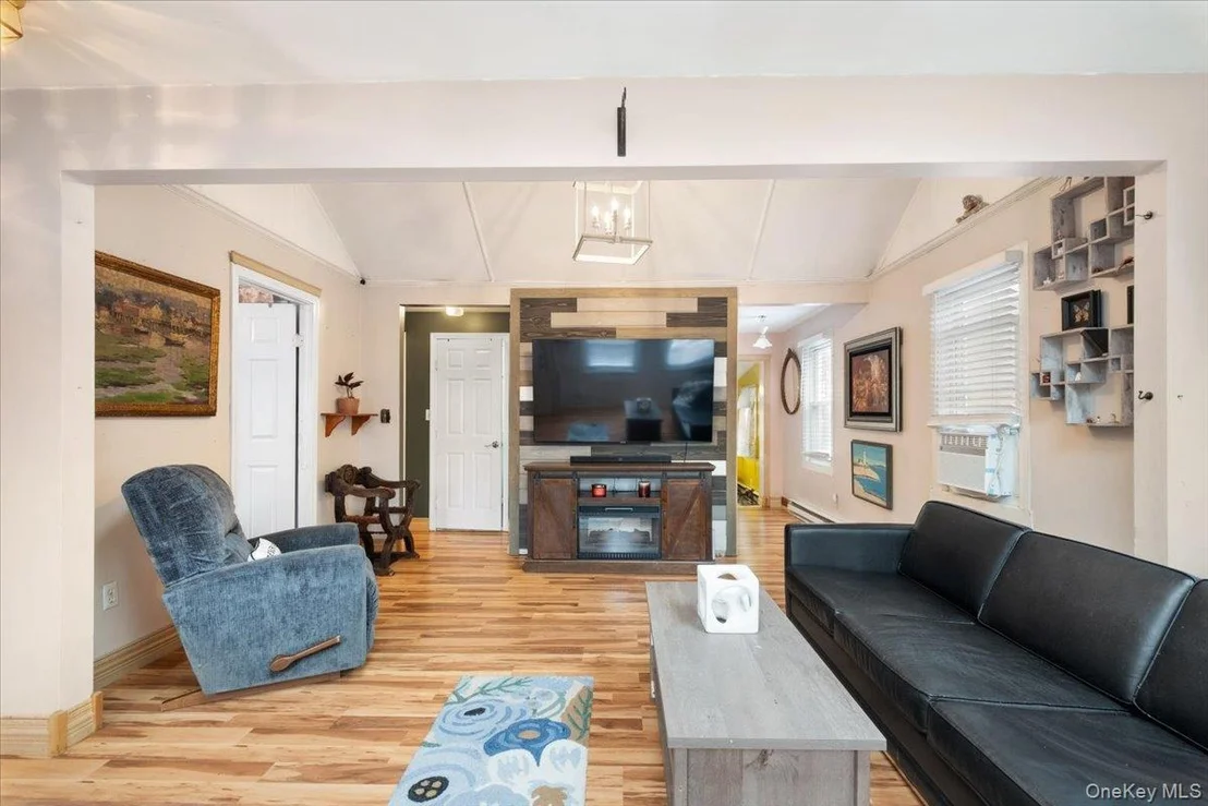 Photo of 45 Laurel Road