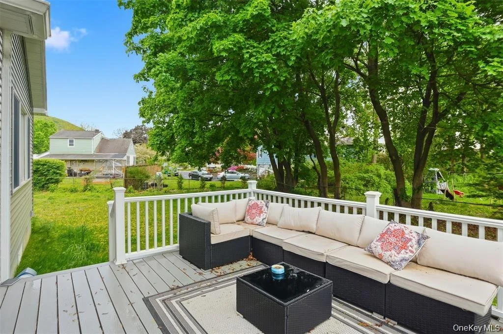 Photo of 33 Howland Avenue