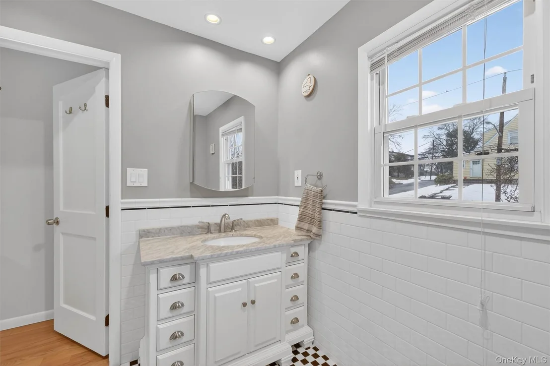 Photo of 19 Forest Avenue