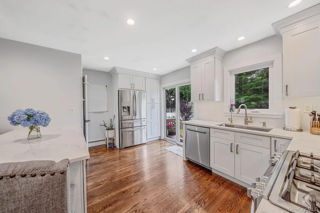 Photo of 8 Gedney Avenue