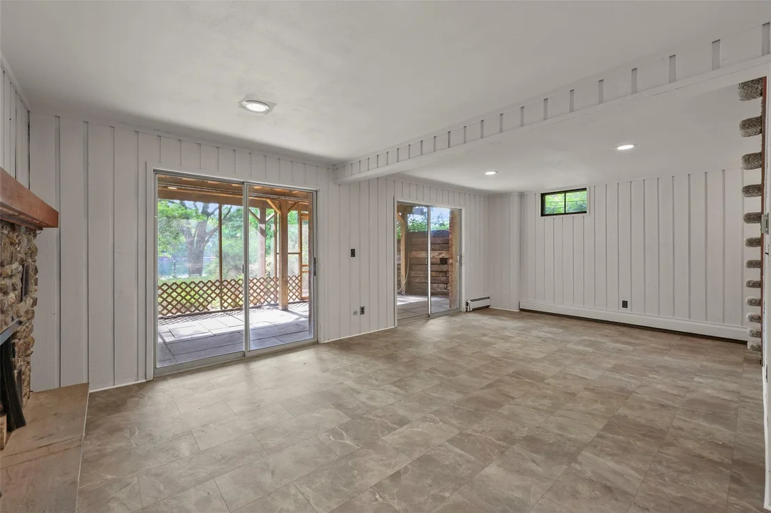 Photo of 1122 Lake View Road