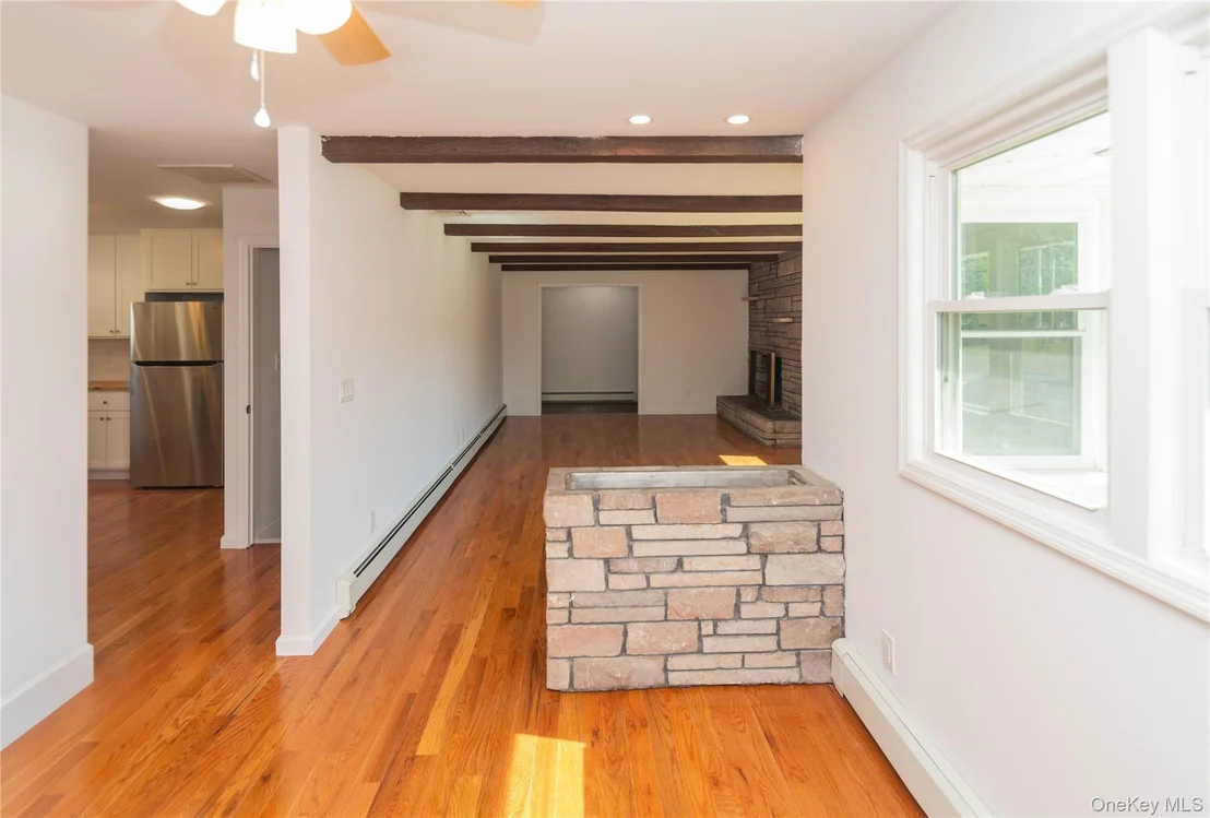 Photo of 325 Hooker Avenue