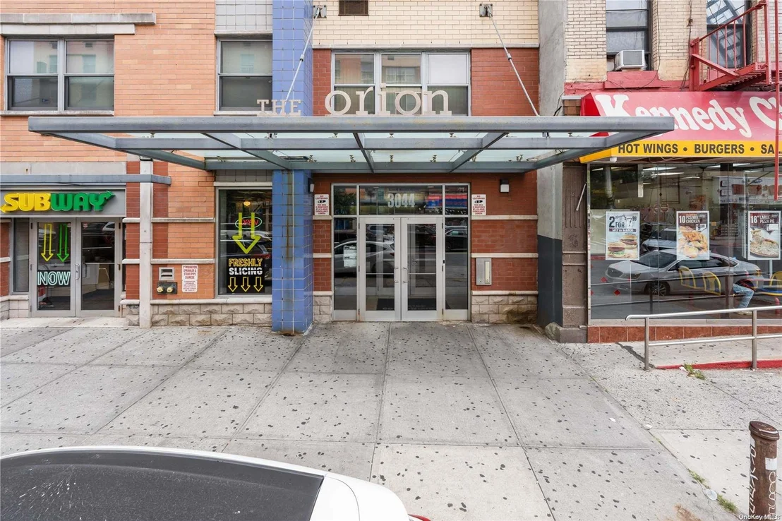Photo of Unit 6F at 3044 3rd Avenue