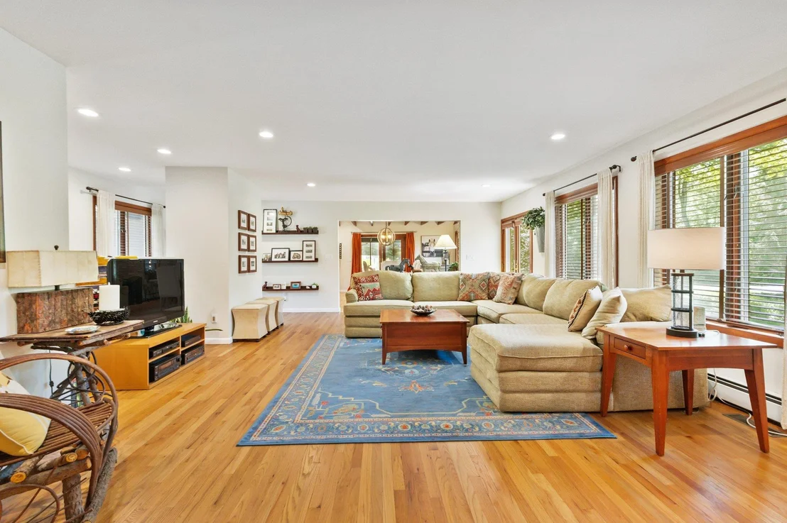 Photo of 237 Barrett Hill Road
