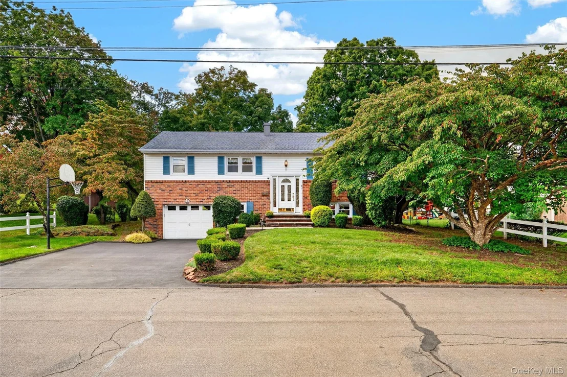Photo of 32 Sengstacken Drive