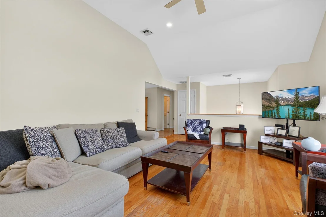Photo of 192 Robinson Lane