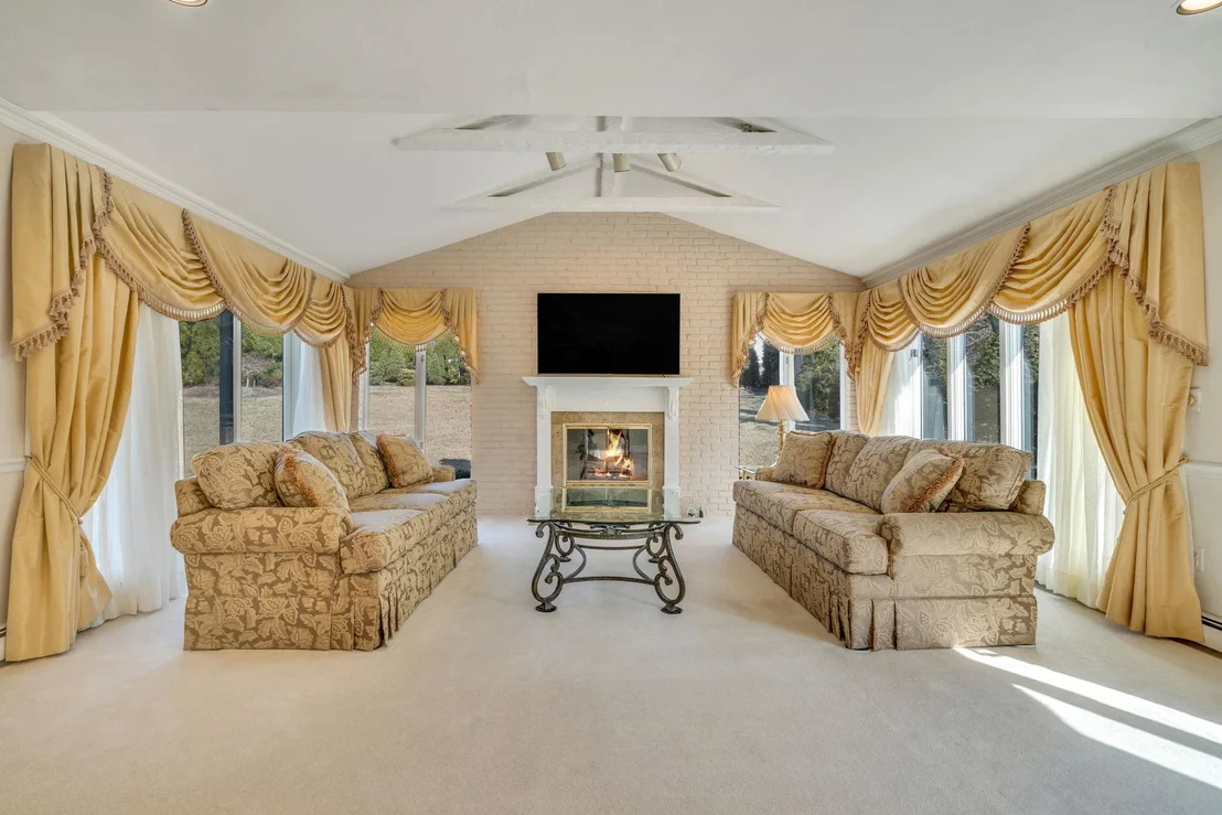 Photo of 33 Lindron Avenue