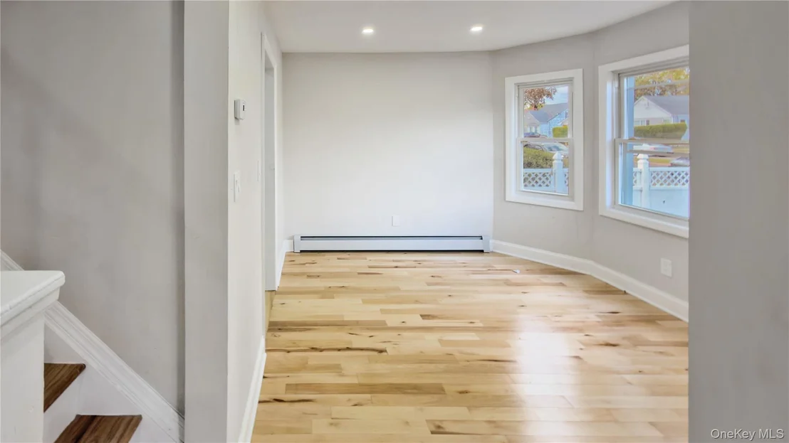 Photo of 138 Windsor Parkway