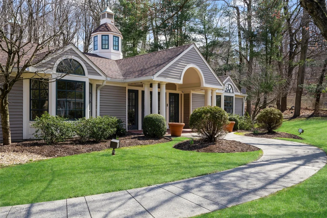 Photo of 1206 Pondside Drive