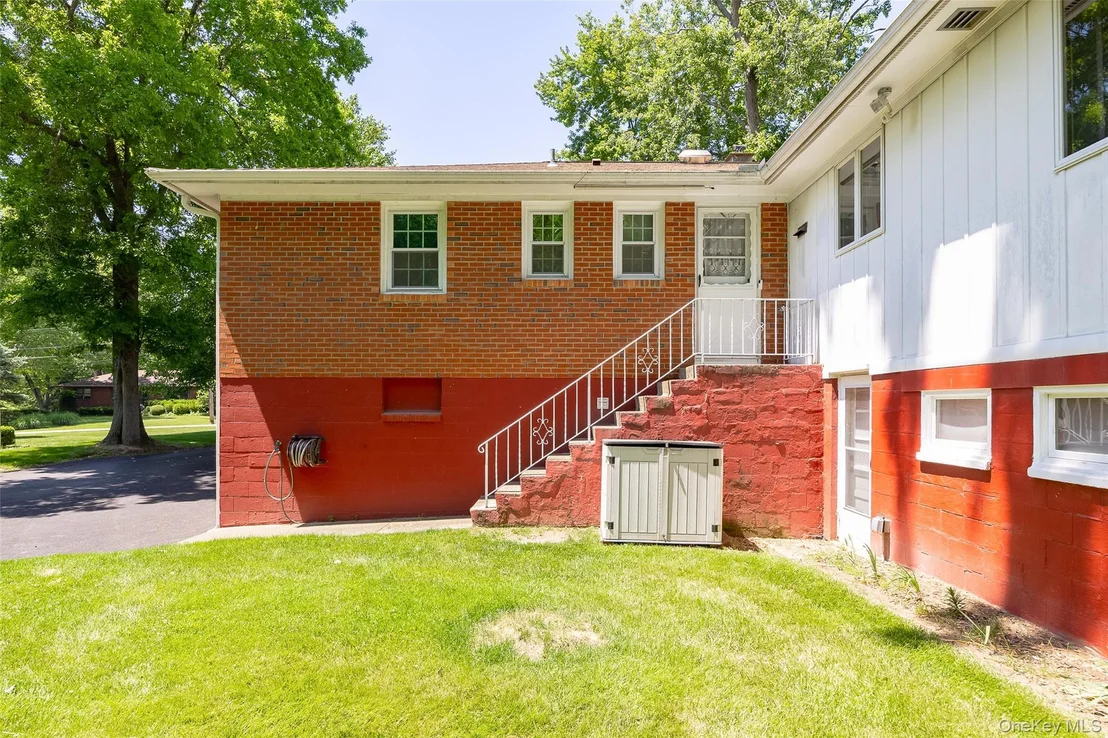 Photo of 89 Edgehill Drive