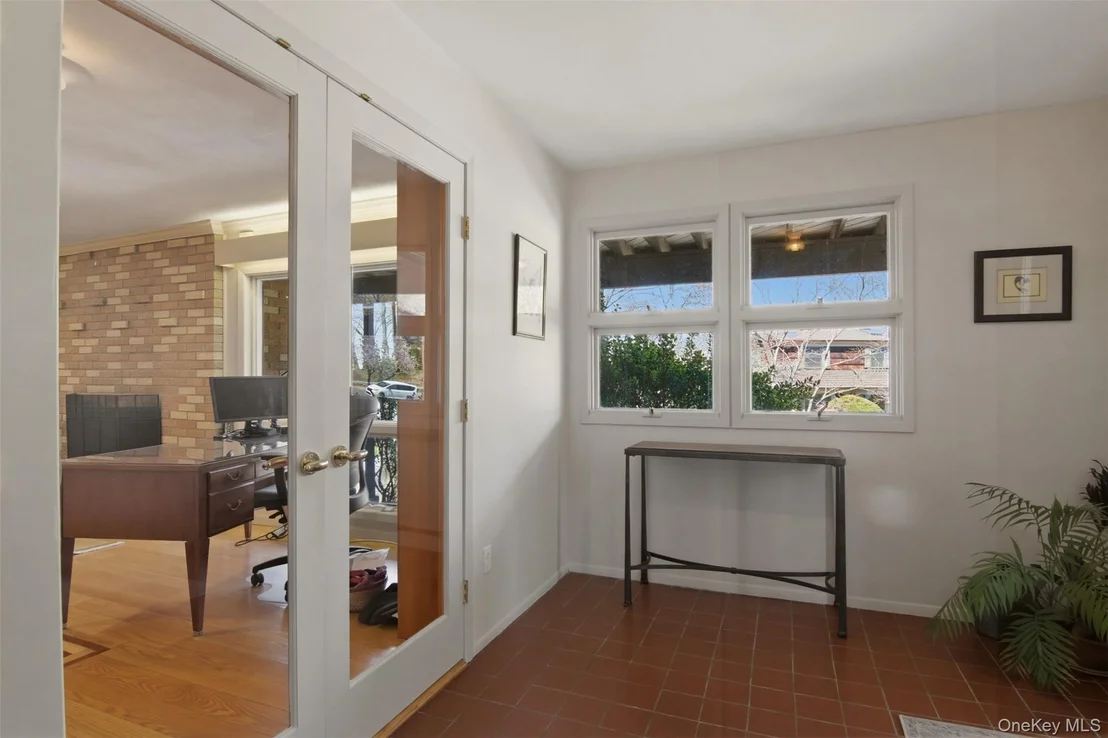 Photo of 6 Laurel Way