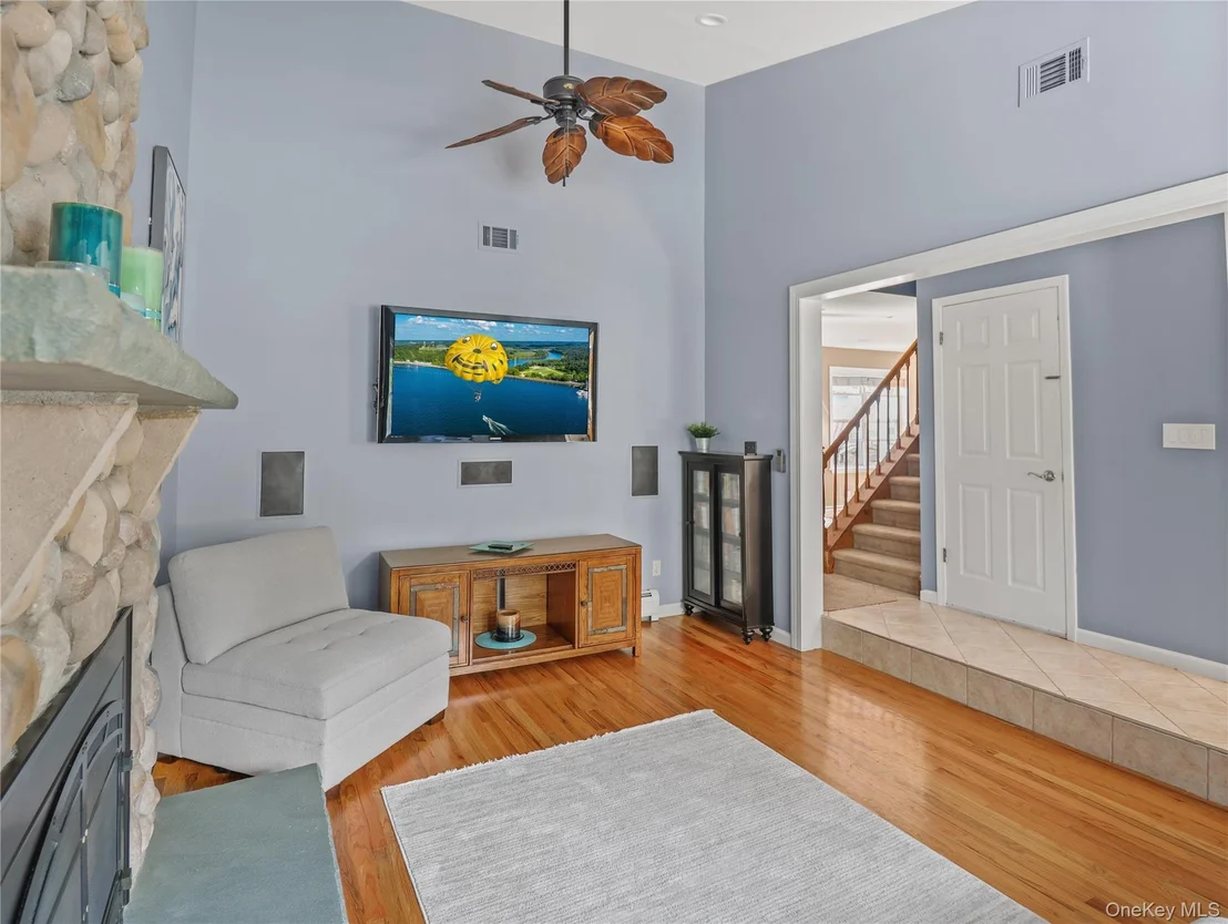 Photo of 30 Larkin Lane