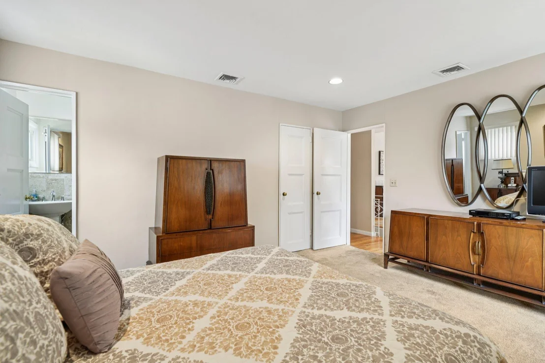 Photo of 904 Woodmere Drive