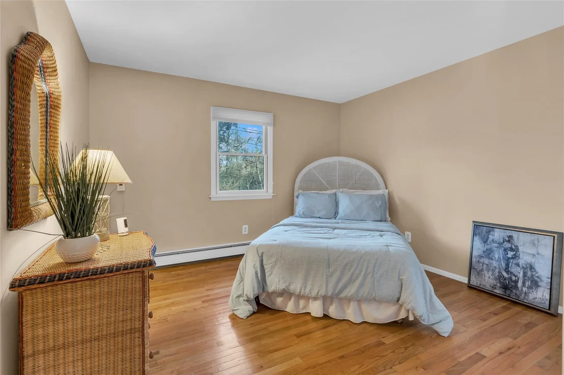 Photo of 12 Red Oak Road