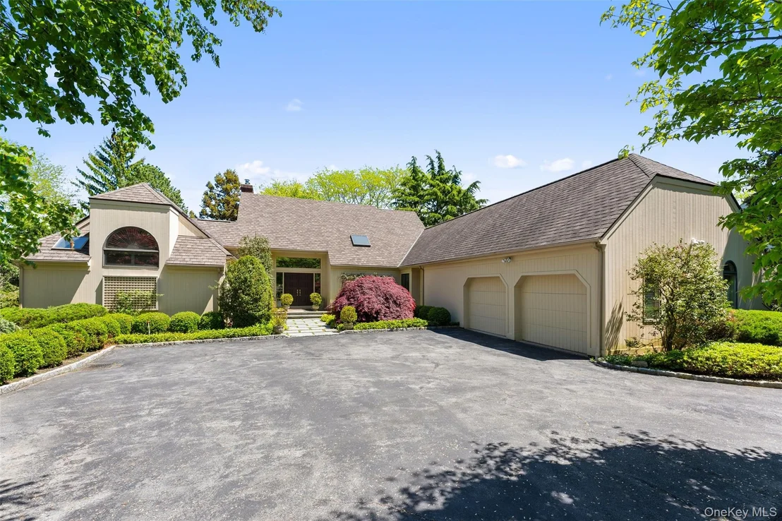 Photo of 9 Purchase Hills Drive