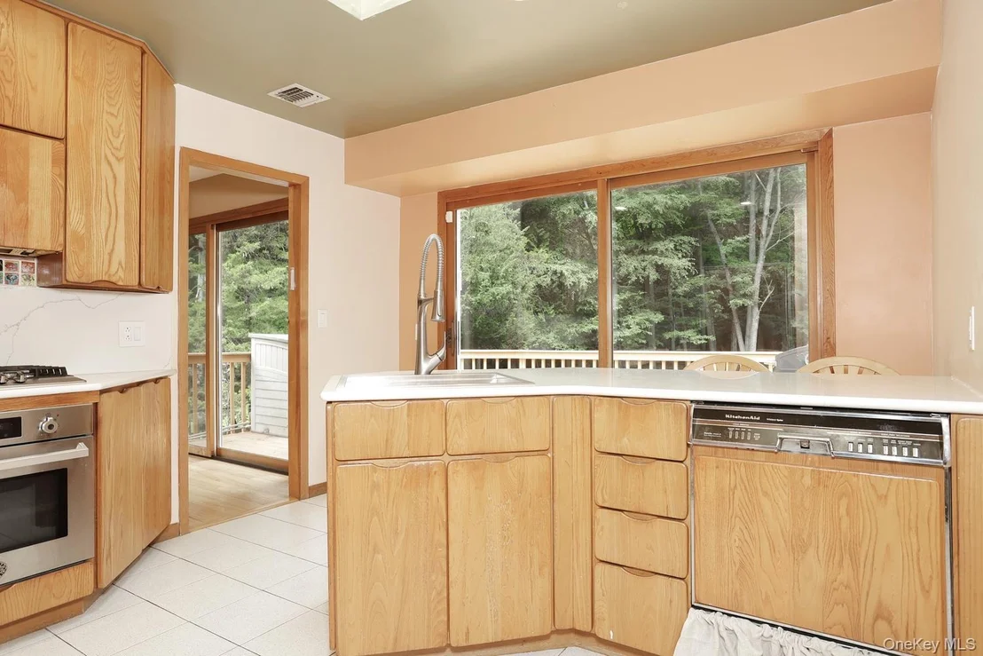 Photo of 160 Pascack Road