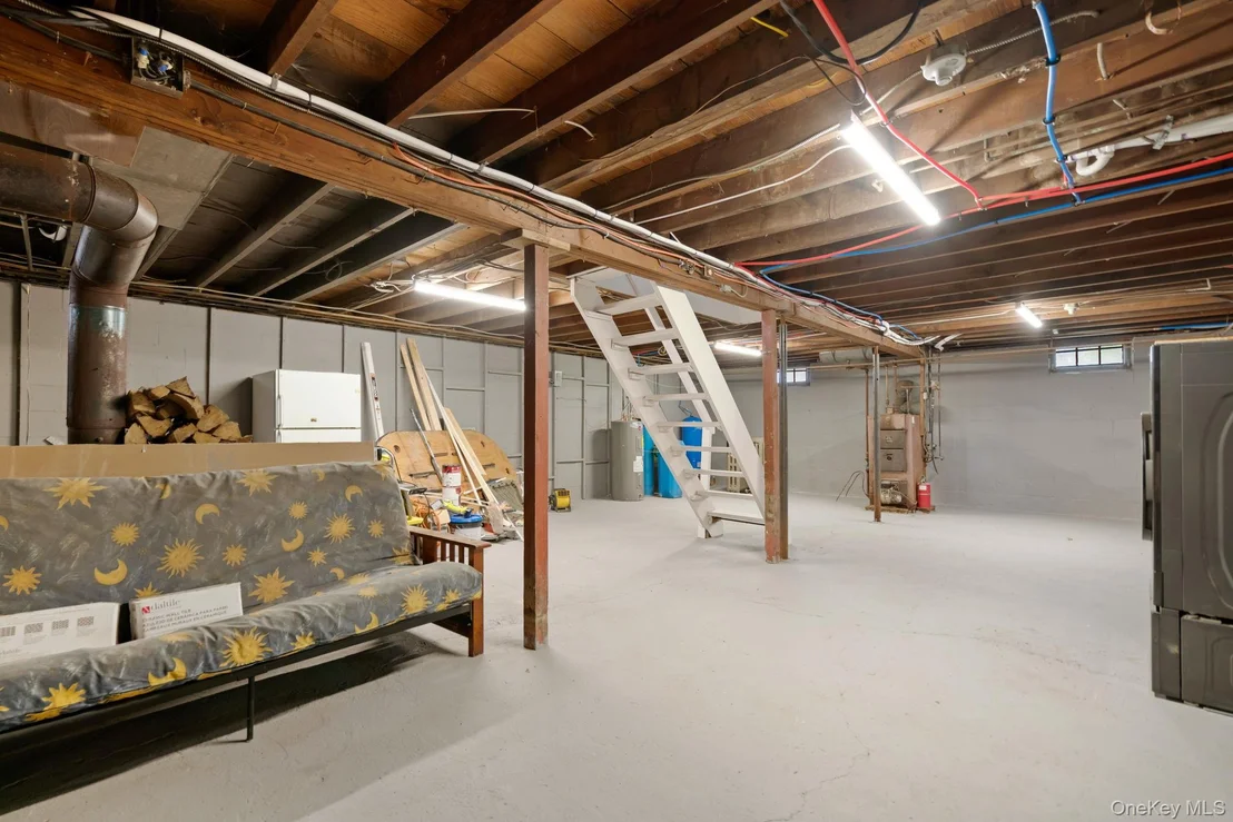 Photo of 601 Lakeside Road