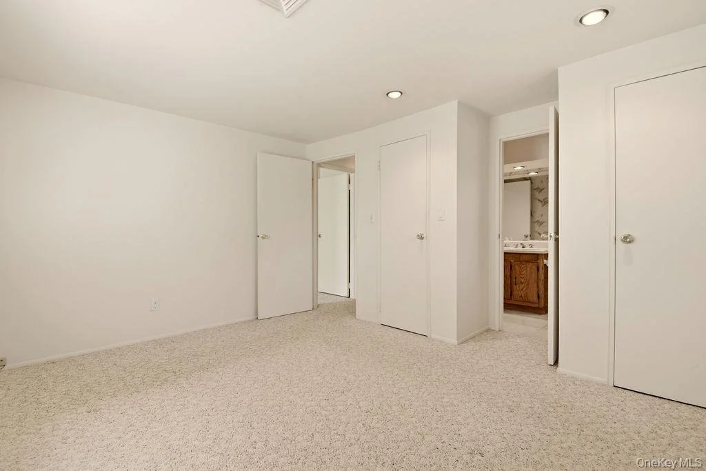 Photo of 6 Budenos Drive