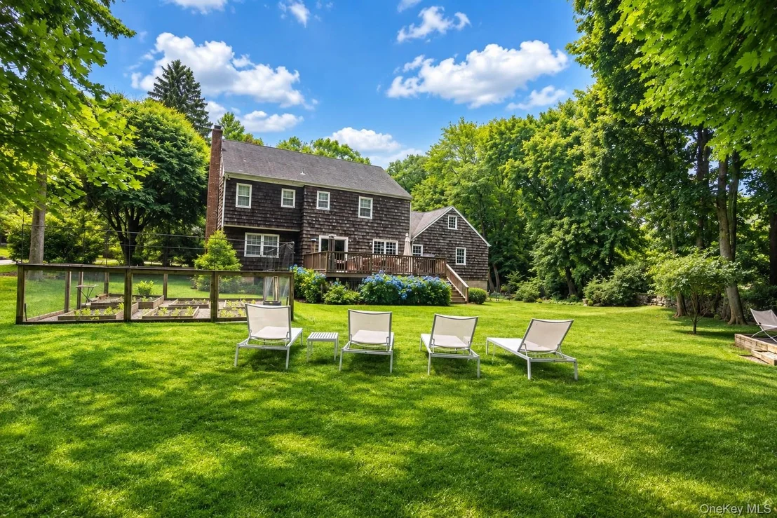 Photo of 15 Laurel Hill Road