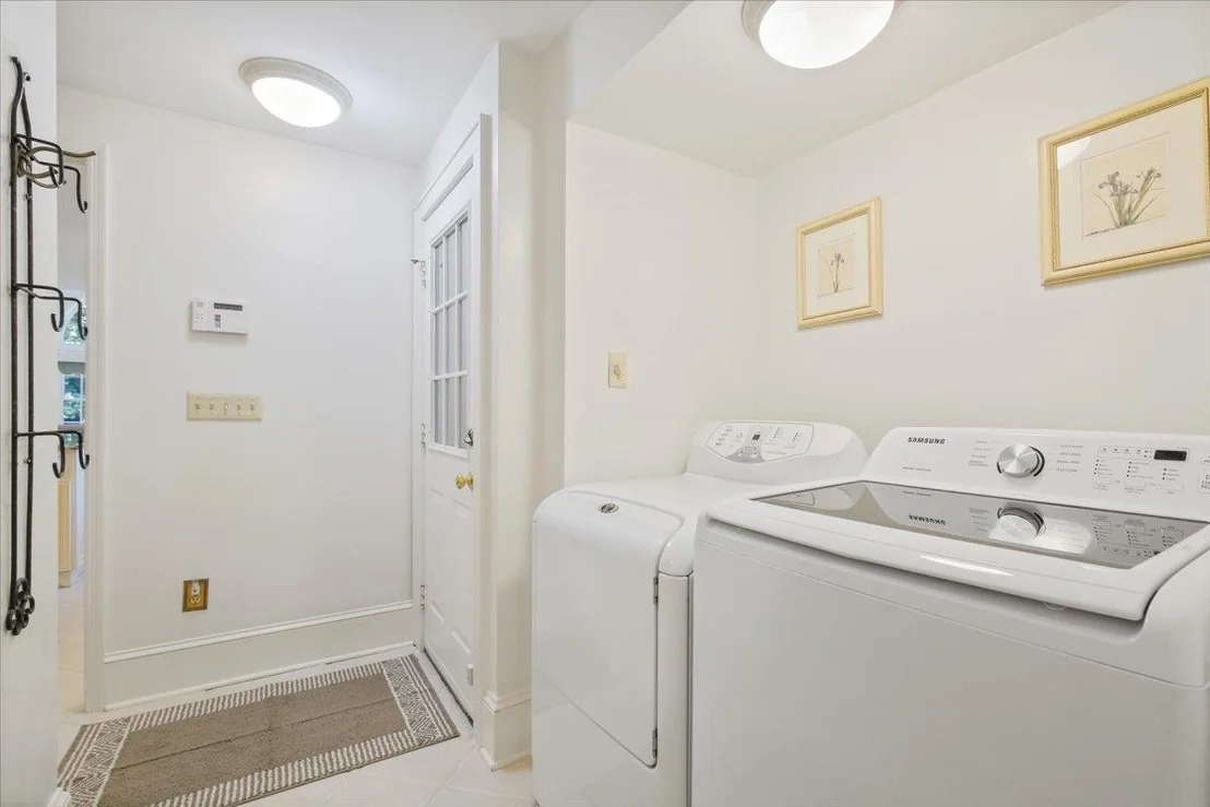 Photo of 82 E Cedar Street