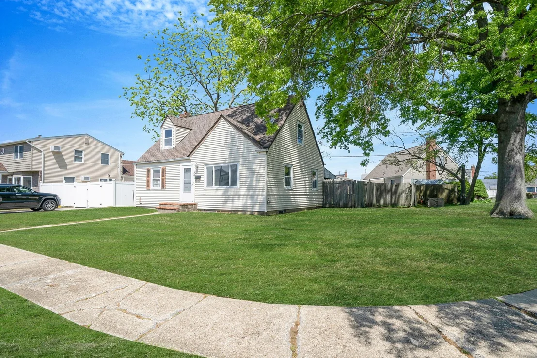 Photo of 33 Gables Drive