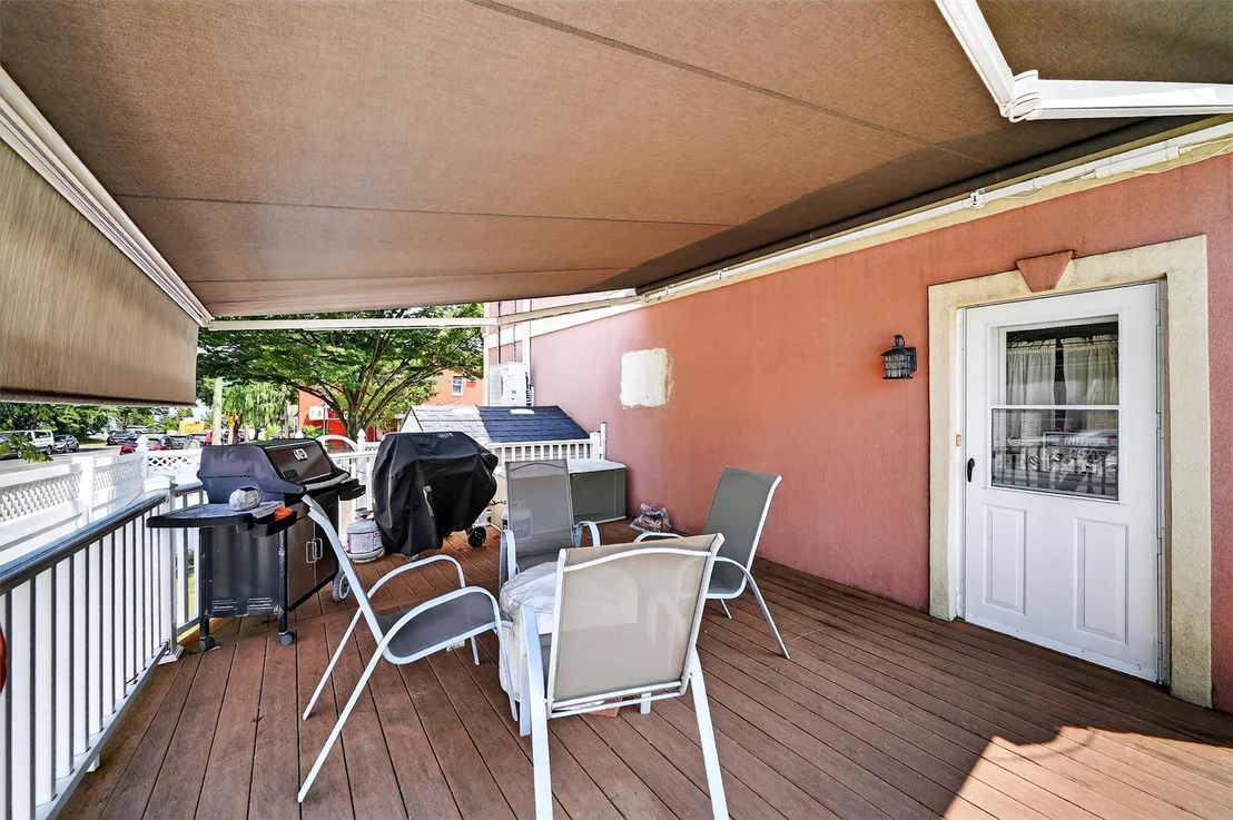 Photo of 767 Clarence Avenue