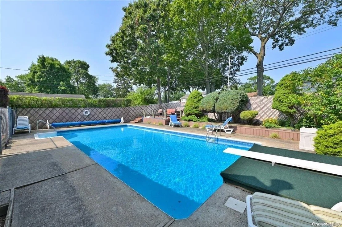 Photo of 876 Mayer Drive