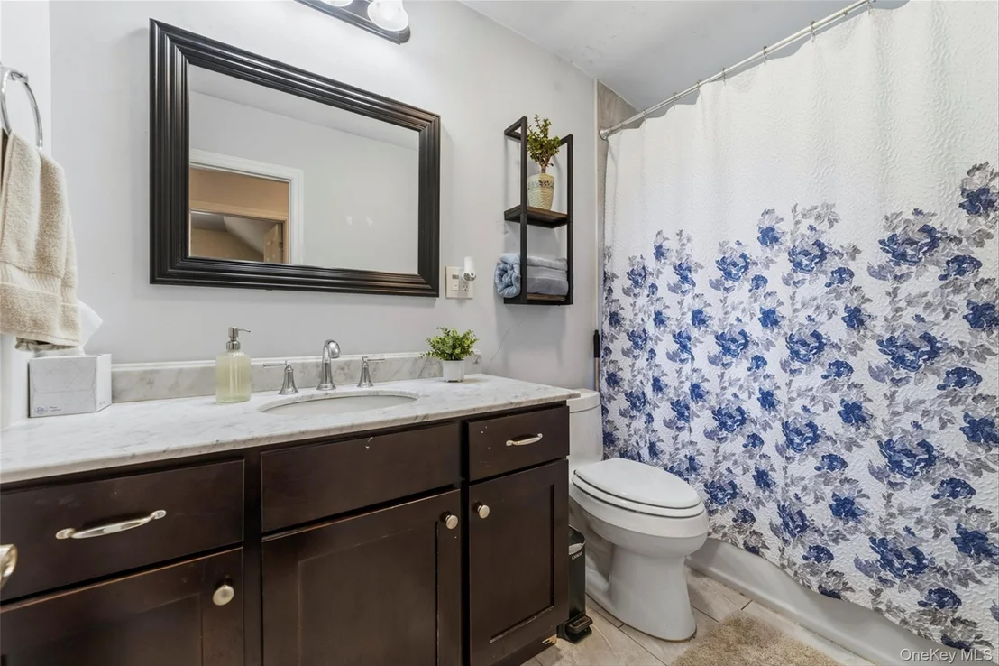 Photo of 1463 Lincoln Terrace