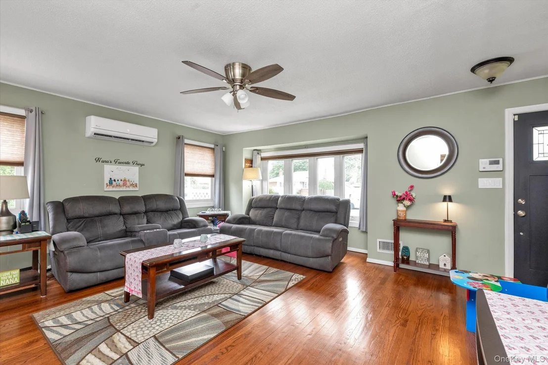Photo of 3917 Miller Place
