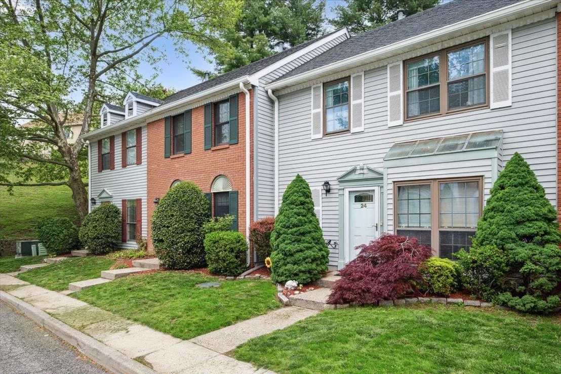 Photo of 24 Poplar Circle
