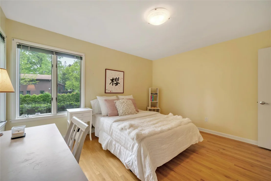 Photo of 4 Bobby Close