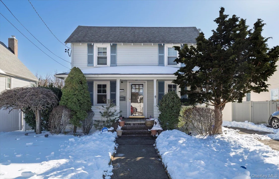 Photo of 982 Adams Street