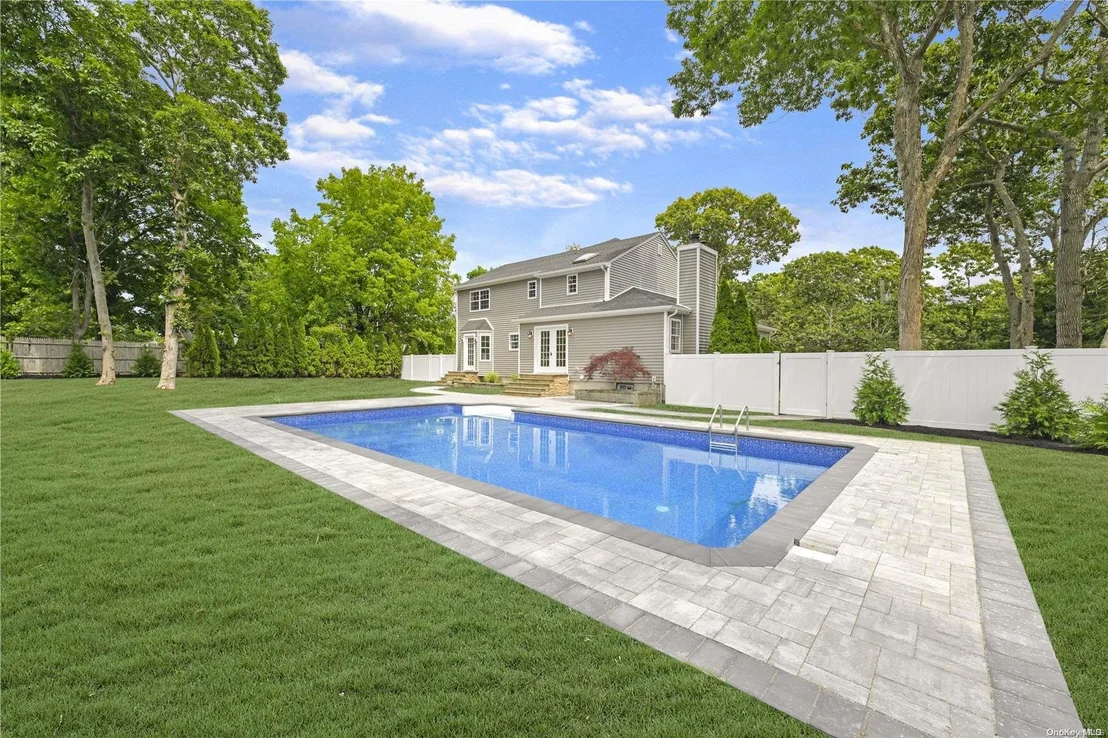 Photo of 19 Summit Boulevard