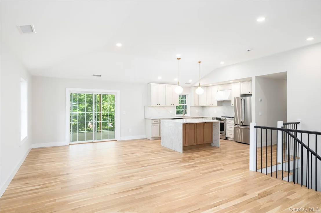 Photo of 15 Tompkins Avenue