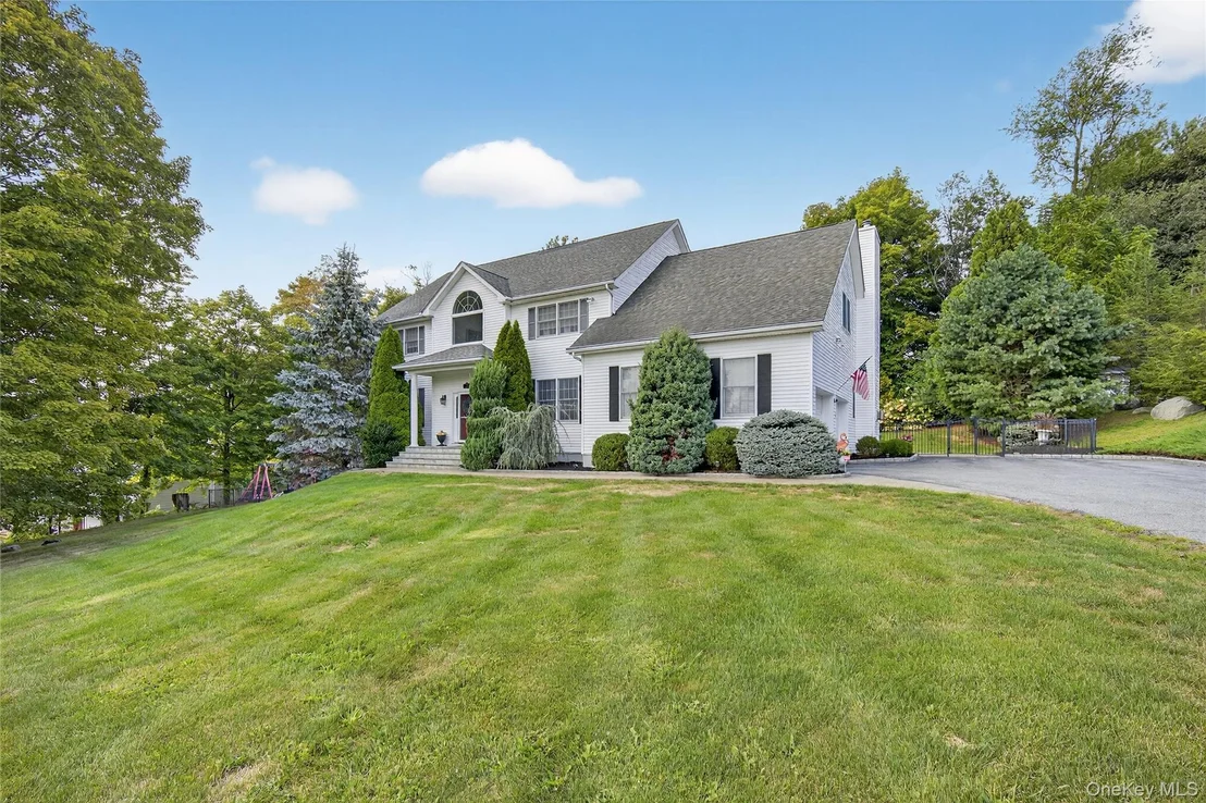 Photo of 14 Meadow Crest Drive