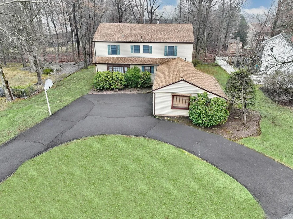 Photo of 16 Lancaster Drive